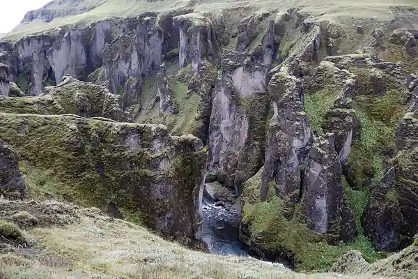 Fjaðrárgljúfur canyon